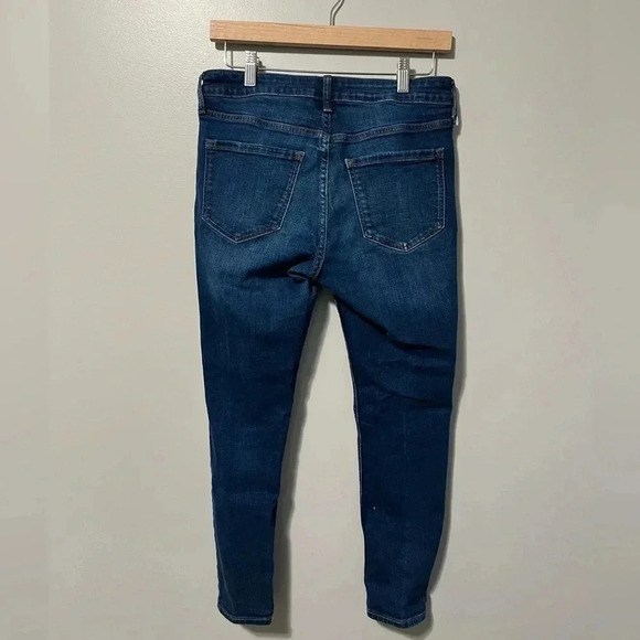 Old Navy Mid Rise Rockstar Super Skinny Short  Dark Wash Jeans - Picture 6 of 10